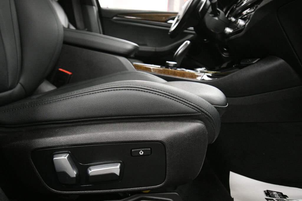 Used 2018 BMW X3 xDrive30i image 29