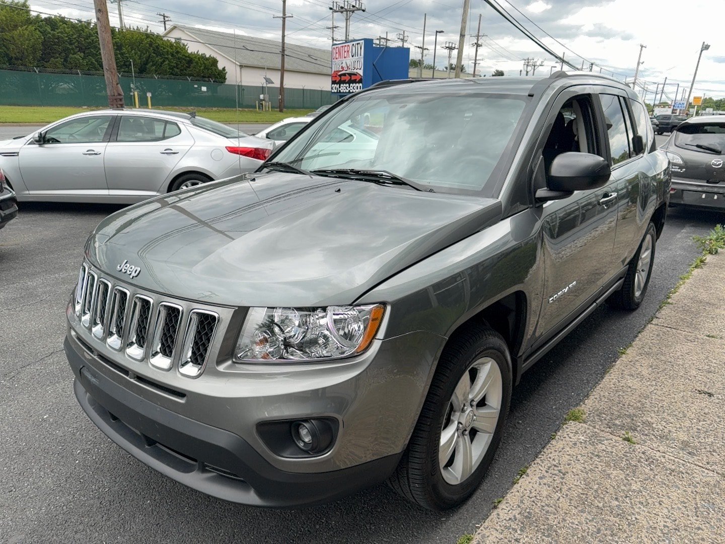 Used 2012 Jeep Compass Latitude AWD/4WD image 5