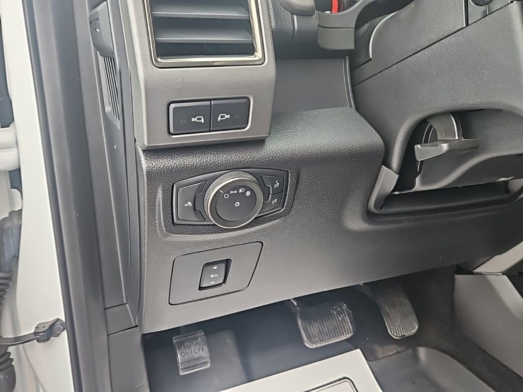 Used 2018 Ford F150 Raptor w/ Equipment Group 801A Mid image 11