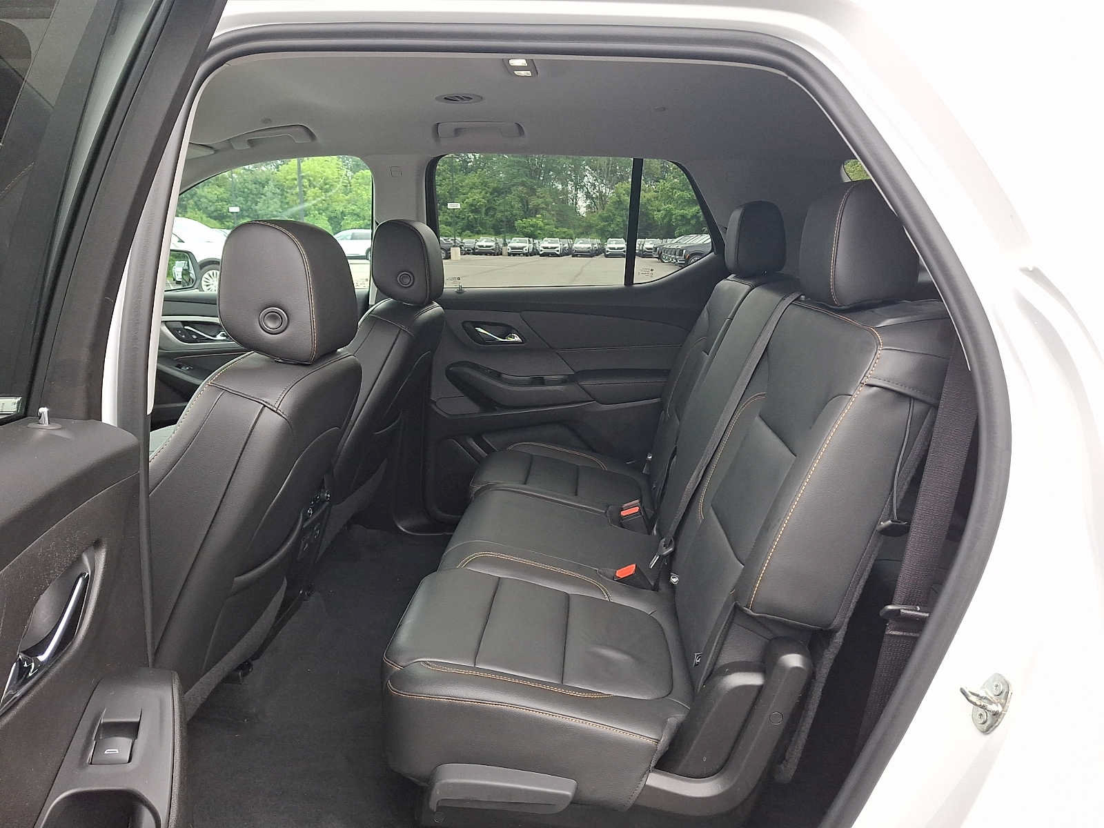 Used 2021 Chevrolet Traverse LT w/ LT Premium Package AWD/4WD image 10