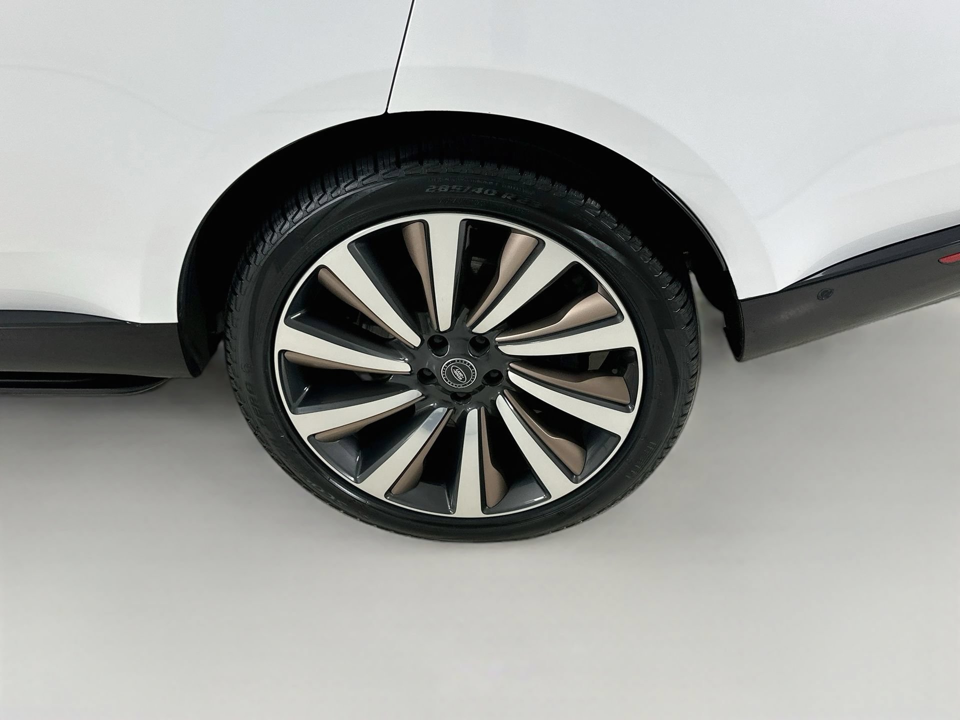 Used 2023 Land Rover Range Rover SV AWD/4WD image 35