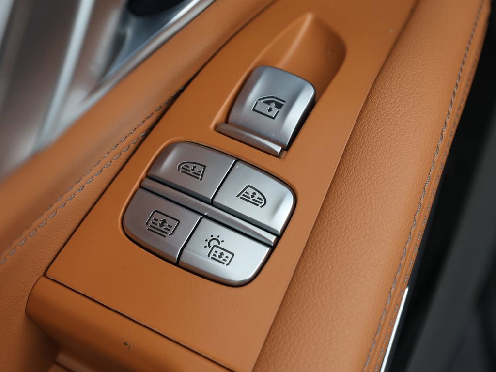 Used 2024 BMW X7 xDrive40i w/ M Sport Package image 26