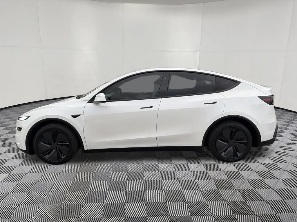 Used 2026 Tesla Model Y AWD image 5