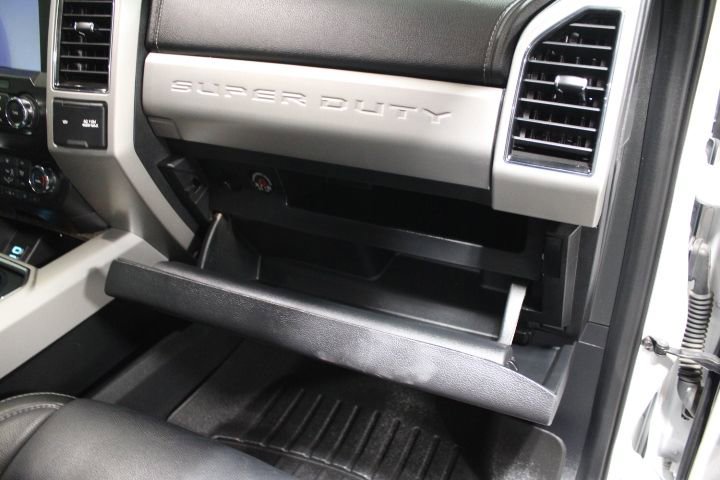 Used 2019 Ford F250 Lariat w/ Chrome Package image 26