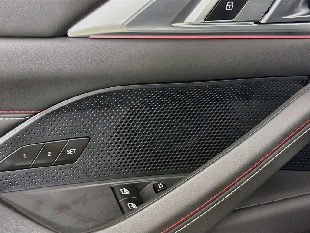 Used 2023 BMW M4 CSL RWD image 19