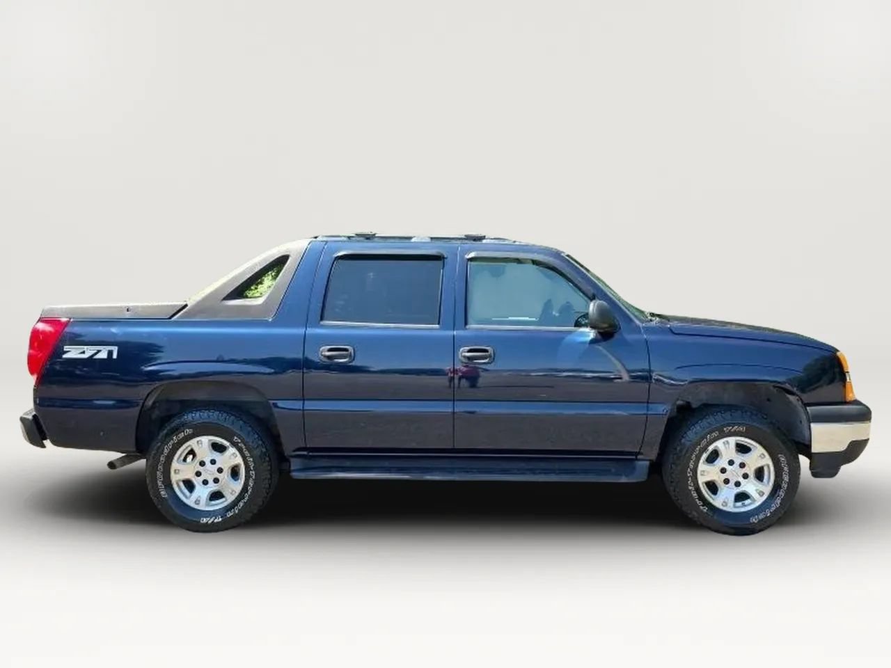 Used 2006 Chevrolet Avalanche Z71 w/ Preferred Equipment Group AWD/4WD image 9