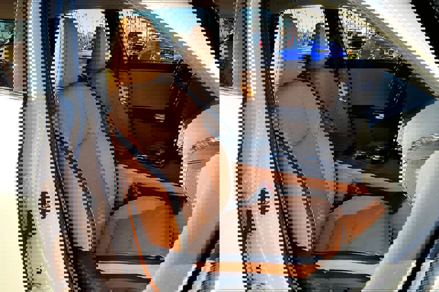 Used 2023 Lexus RZ 450e Premium image 8