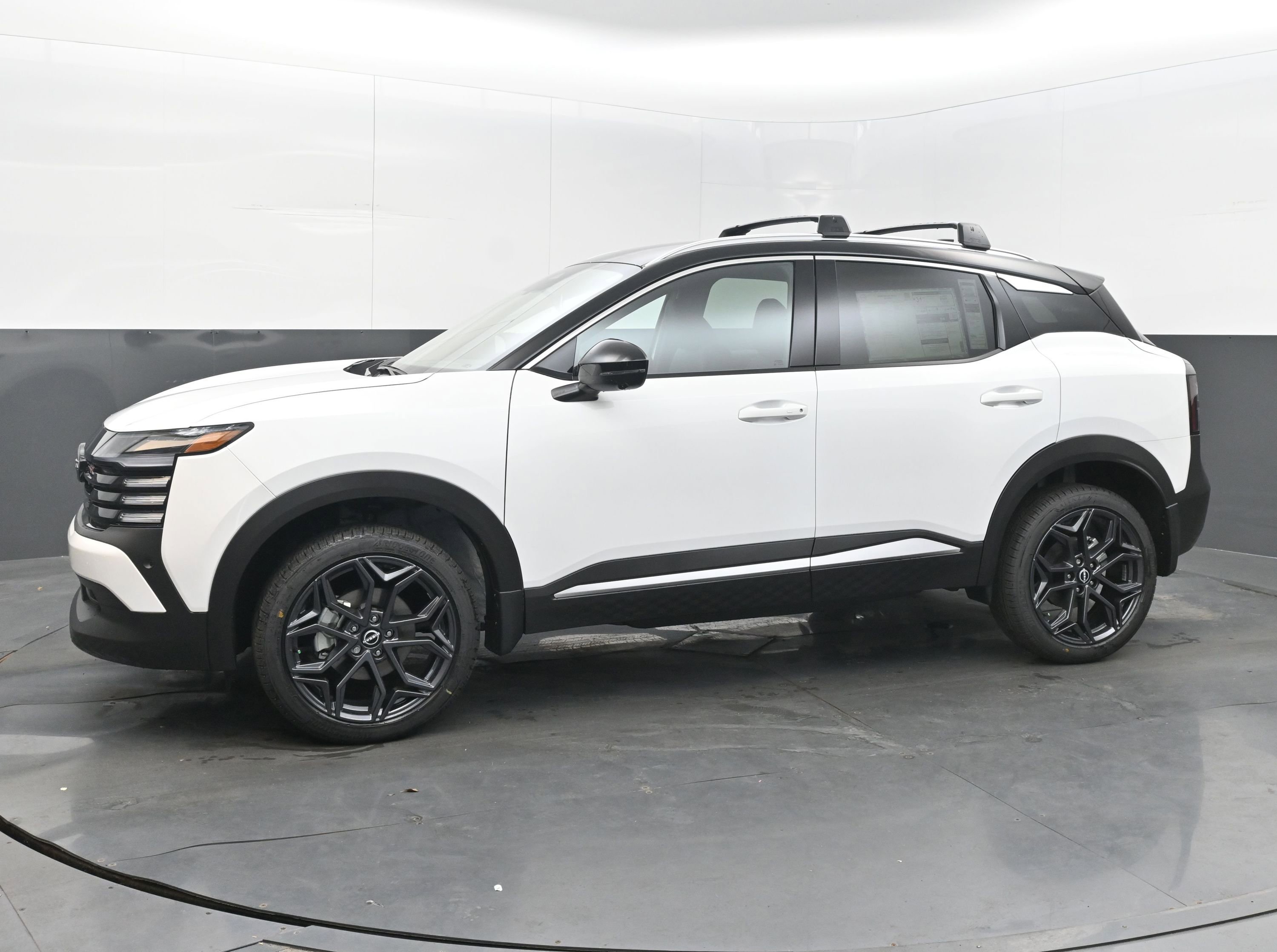 New 2026 Nissan Kicks SR image 4