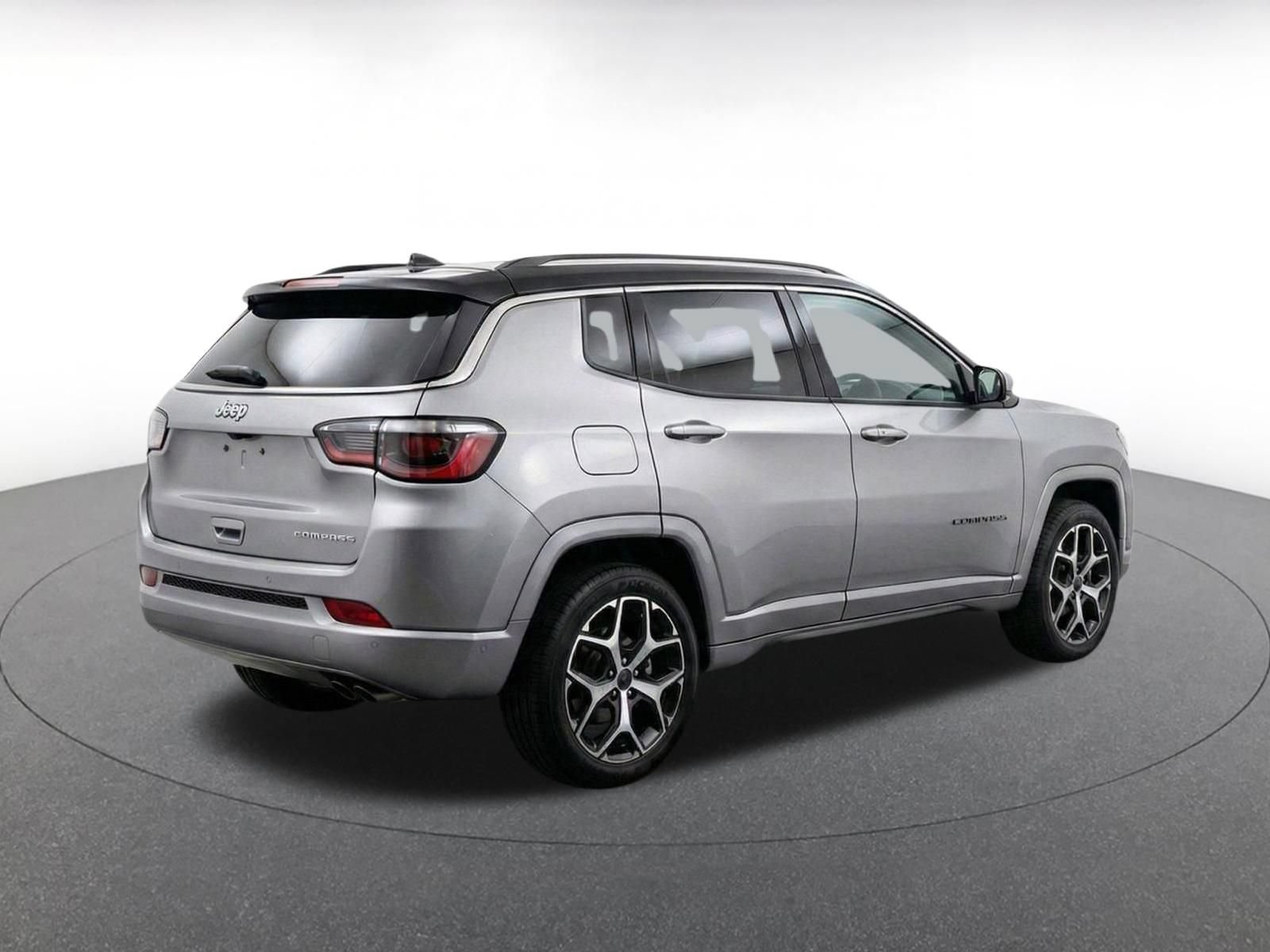 Used 2025 Jeep Compass Limited AWD/4WD image 11