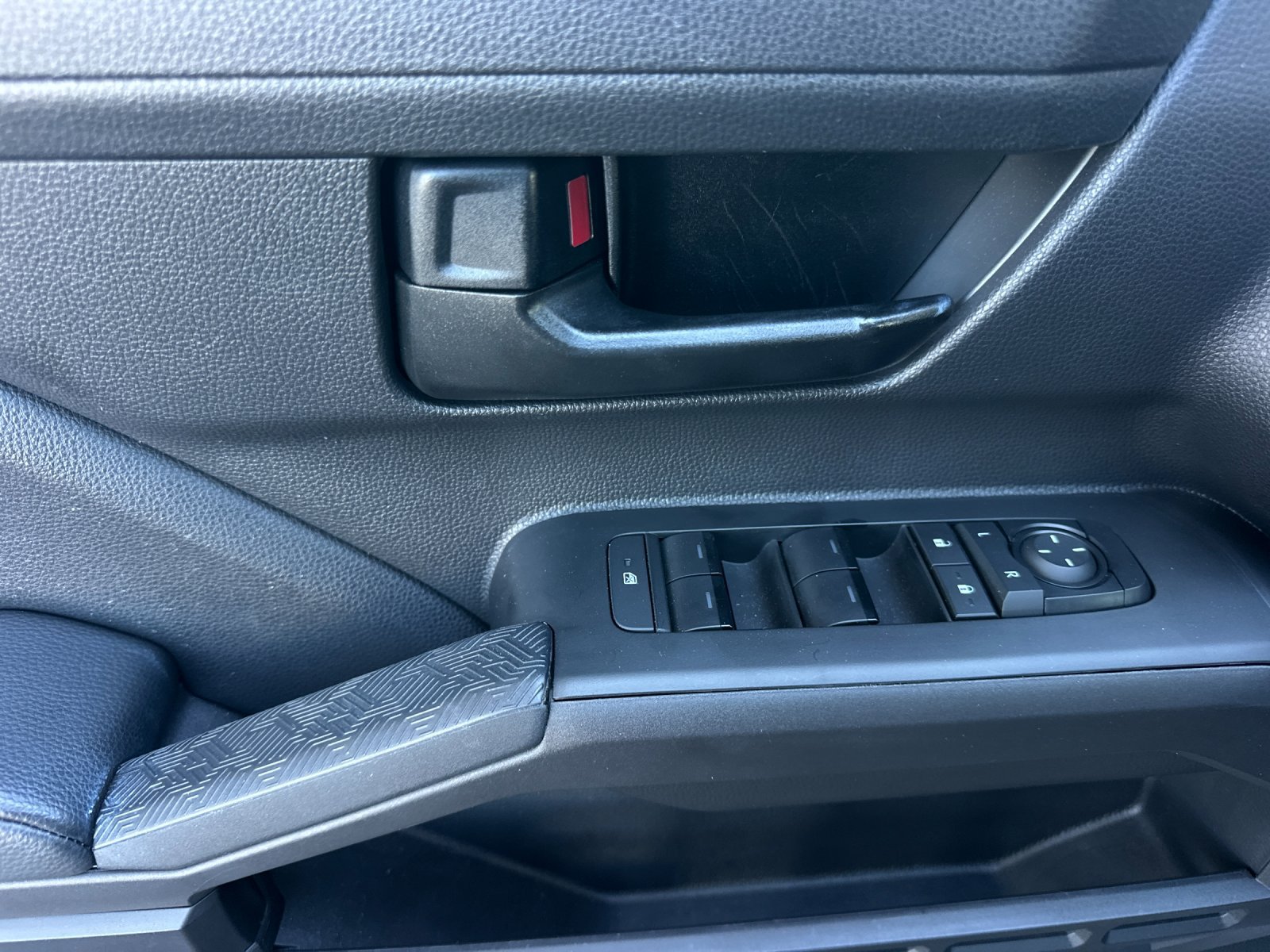 Used 2025 Toyota Tacoma SR RWD image 10