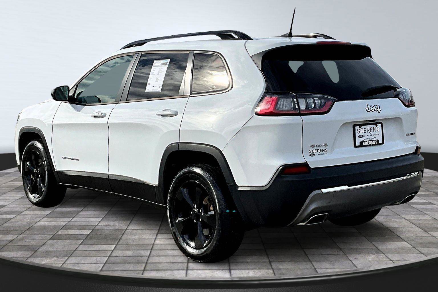 Used 2022 Jeep Cherokee Limited image 4