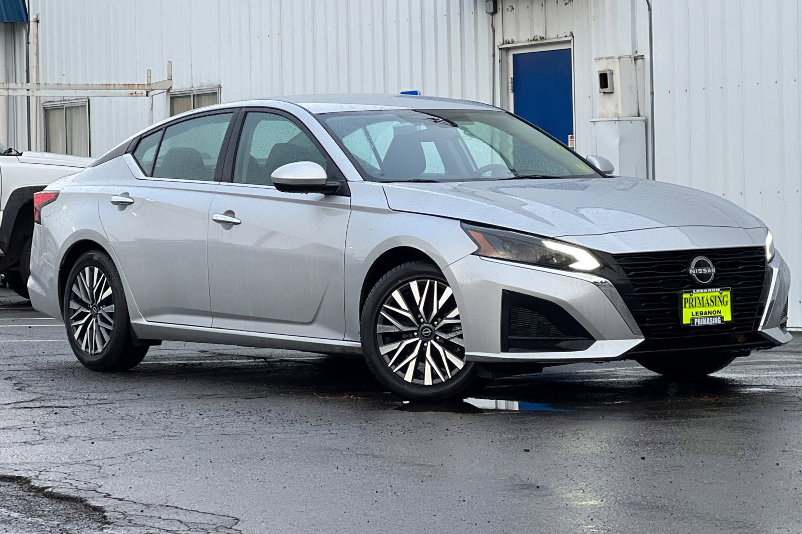 Used 2023 Nissan Altima 2.5 SV image 2