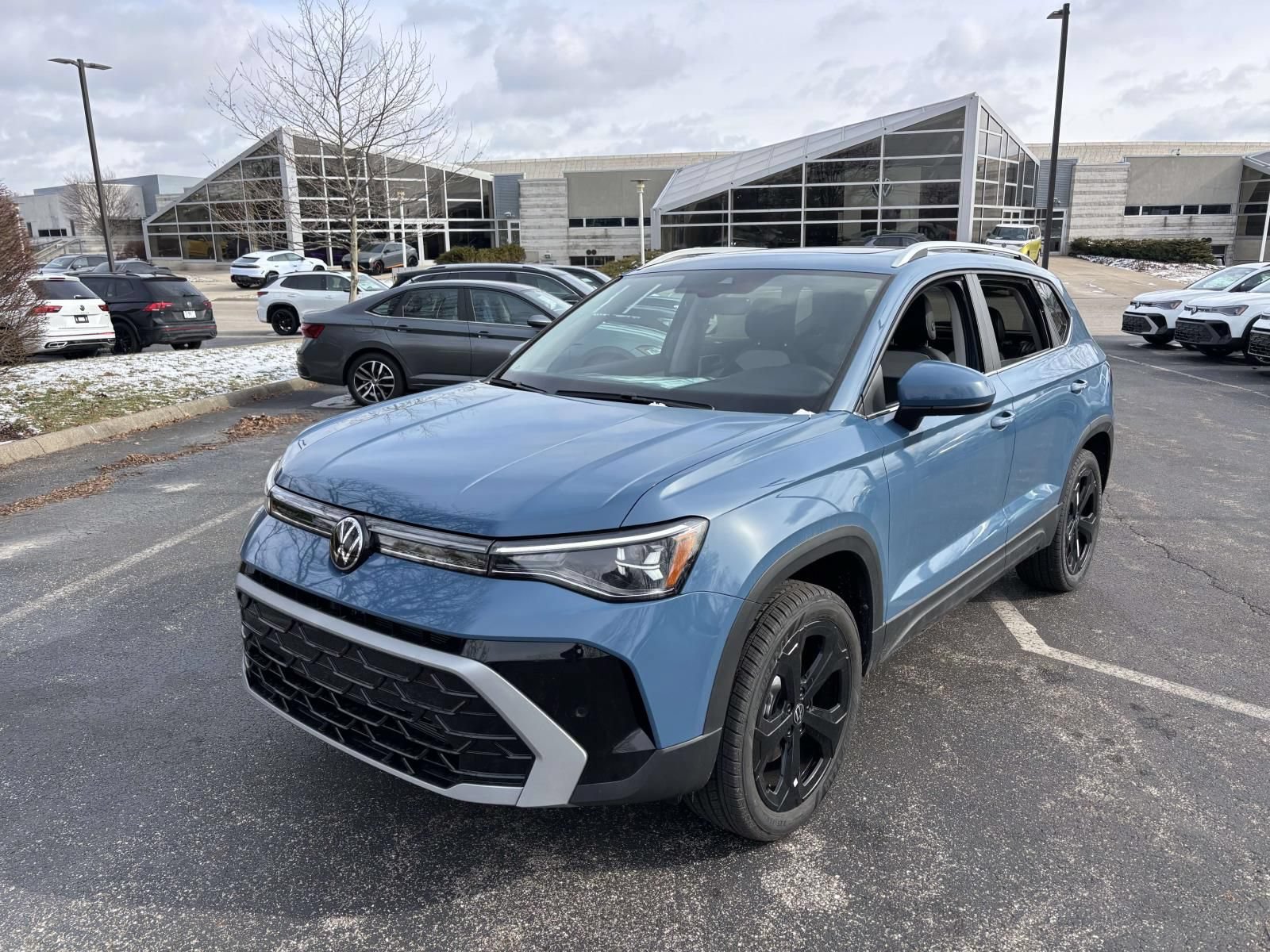 New 2026 Volkswagen Taos SEL AWD/4WD image 3