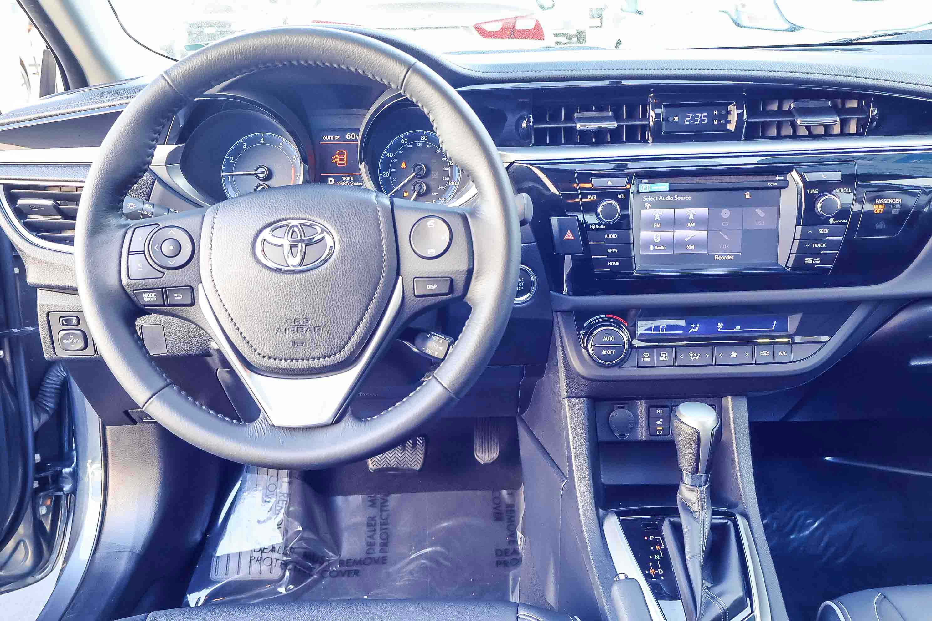 Used 2015 Toyota Corolla S Premium image 3