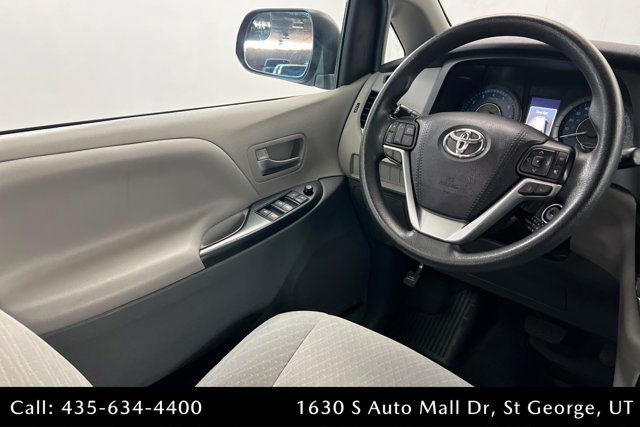 Used 2020 Toyota Sienna LE FWD image 11