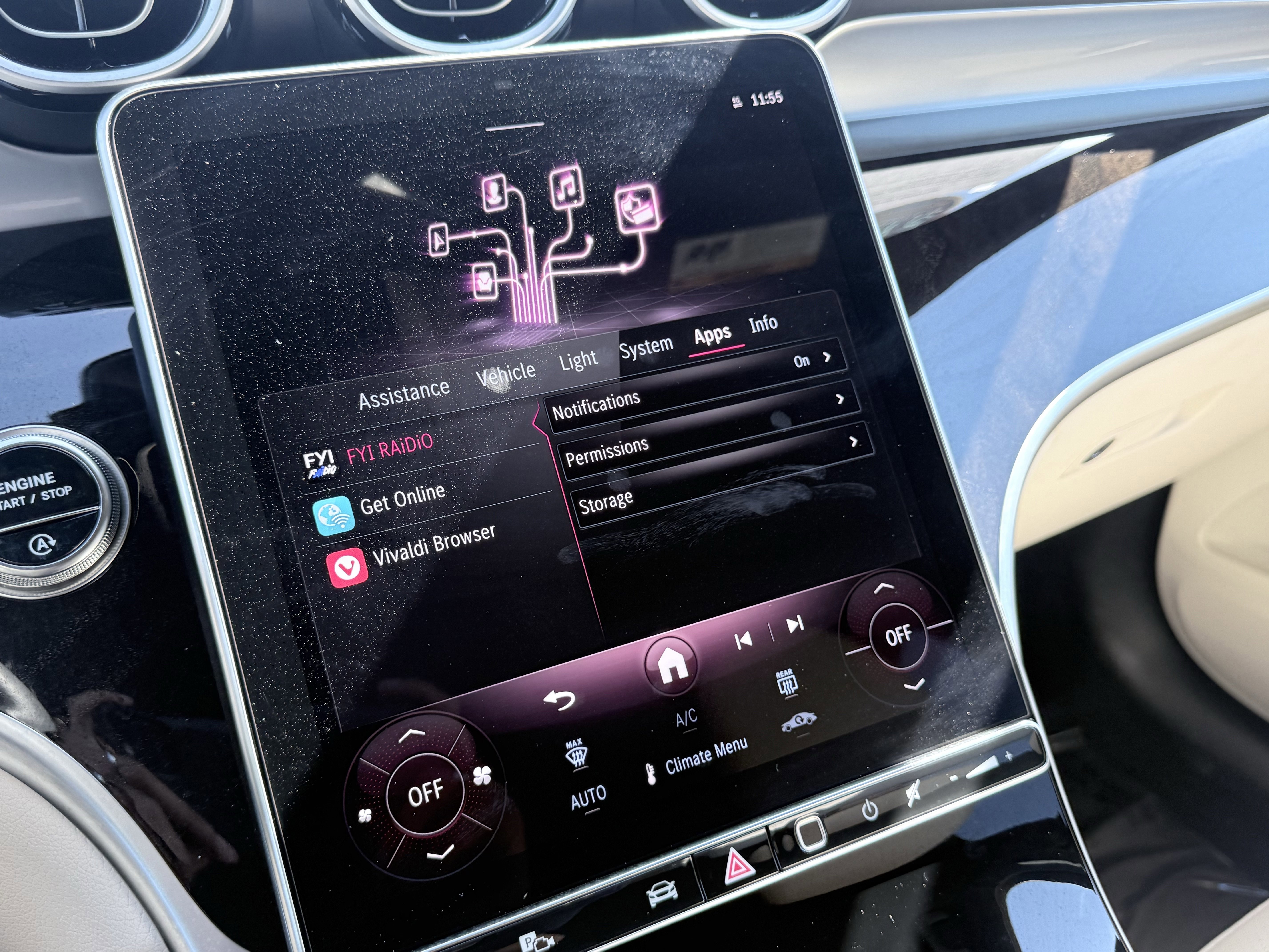 Used 2025 Mercedes-Benz GLC 300 4MATIC image 77