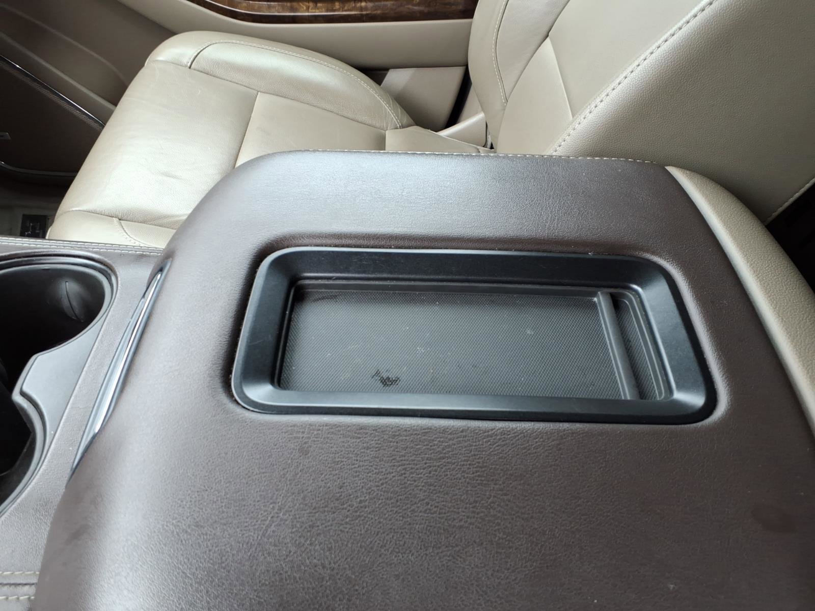 Used 2020 Chevrolet Tahoe LT w/ Luxury Package image 17