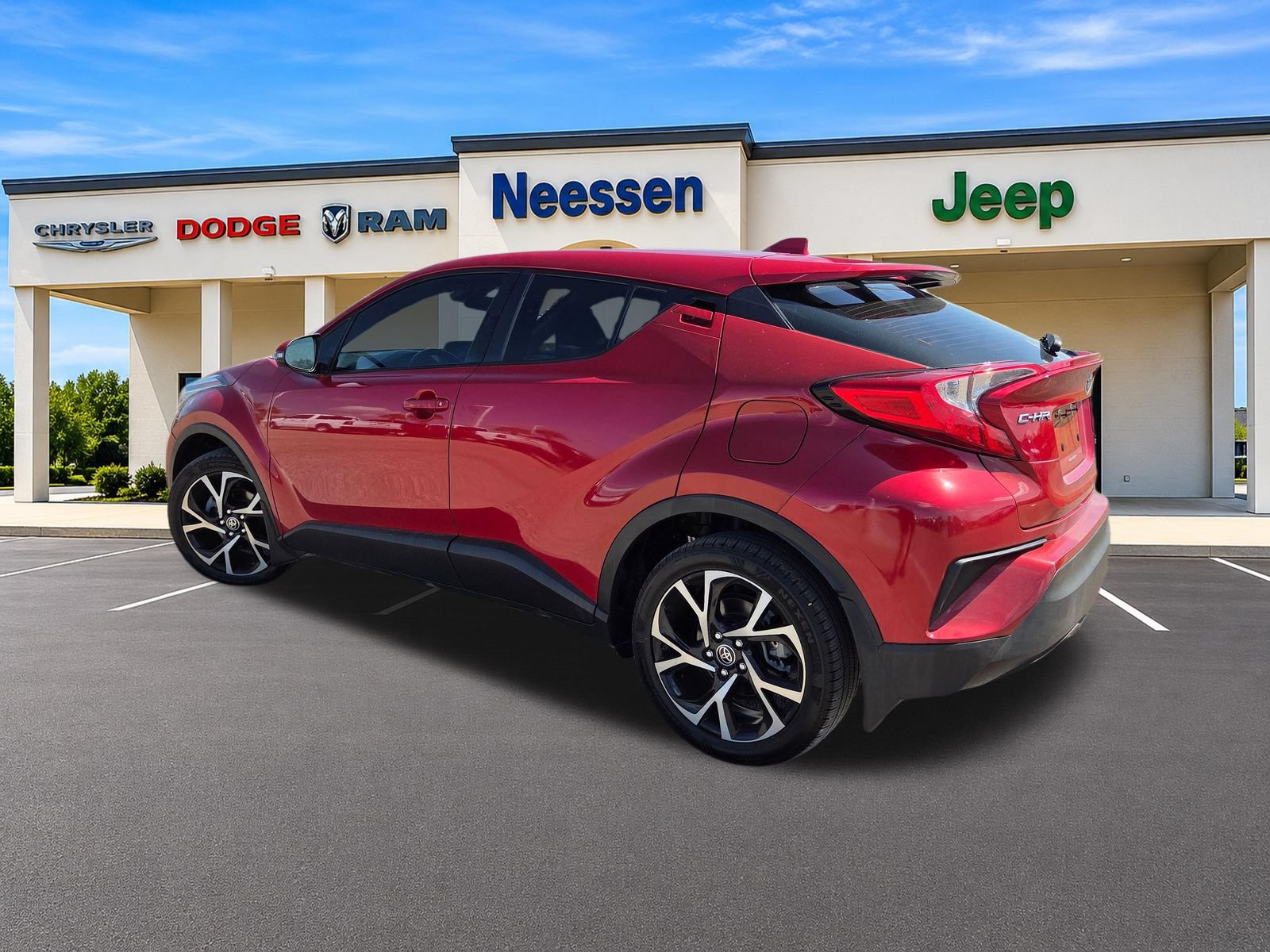 Used 2022 Toyota C-HR XLE FWD image 5