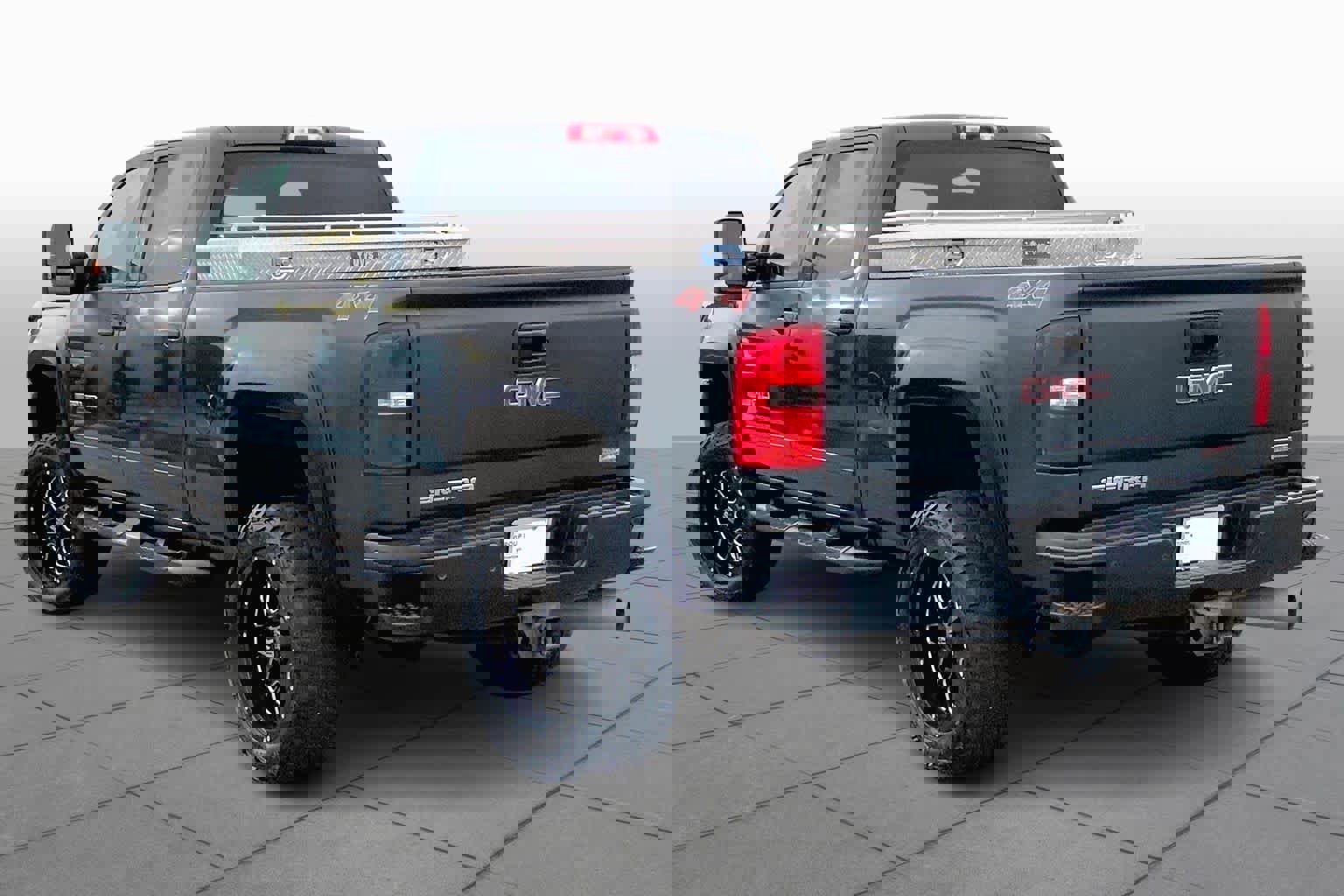 Used 2018 GMC Sierra 2500 SLT w/ Duramax Plus Package image 12