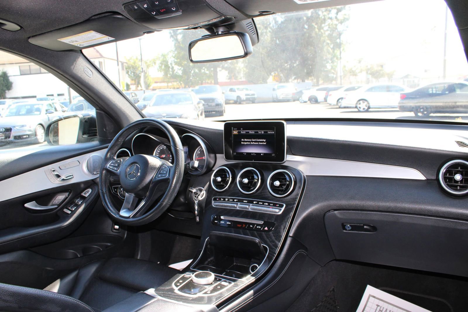 Used 2019 Mercedes-Benz GLC 300 4MATIC w/ Premium Package image 33