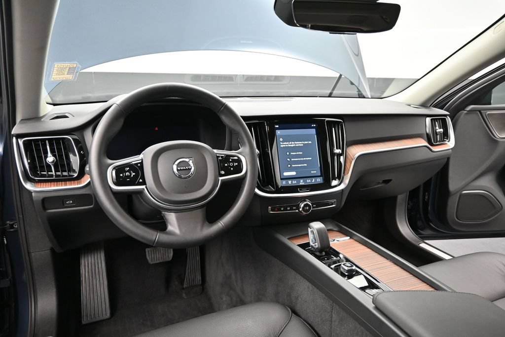 Used 2026 Volvo V60 B5 Cross Country Plus AWD/4WD image 9