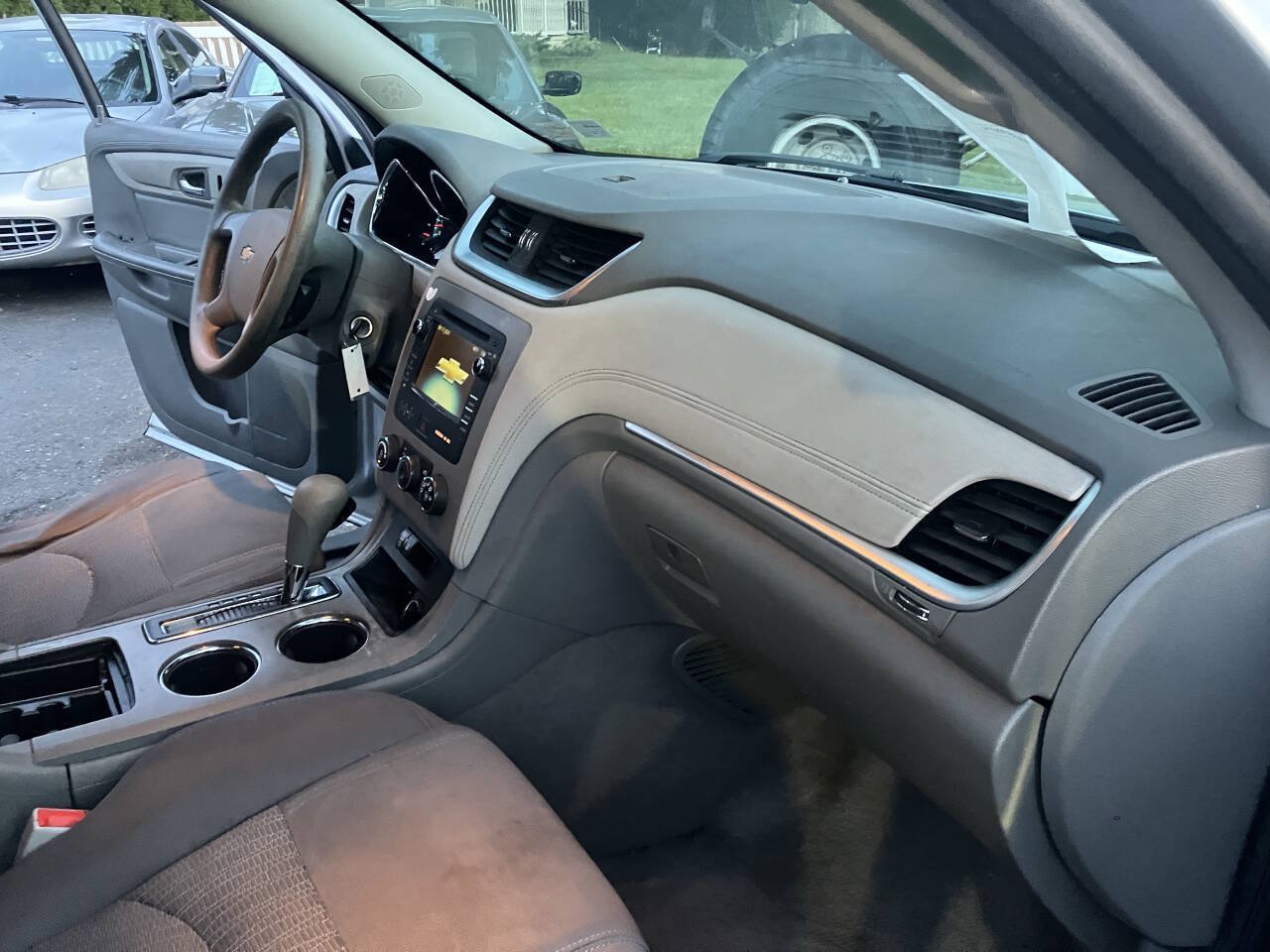 Used 2014 Chevrolet Traverse LS FWD image 24