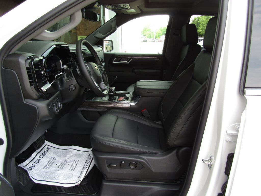 New 2026 Chevrolet Silverado 1500 LTZ w/ LTZ Premium Package AWD/4WD image 30