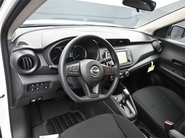 New 2025 Nissan Kicks Play S image 18