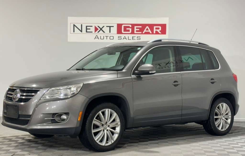 Used 2011 Volkswagen Tiguan S image 3