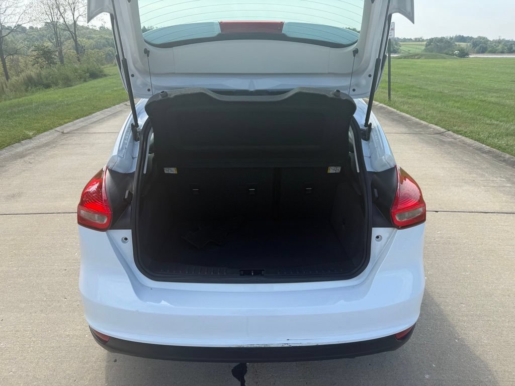 Used 2016 Ford Focus SE FWD image 5