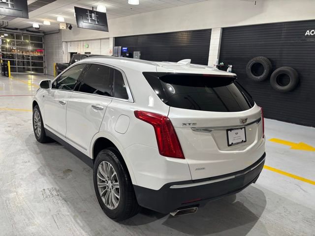 Used 2017 Cadillac XT5 Luxury w/ Driver Awareness Package AWD/4WD image 6