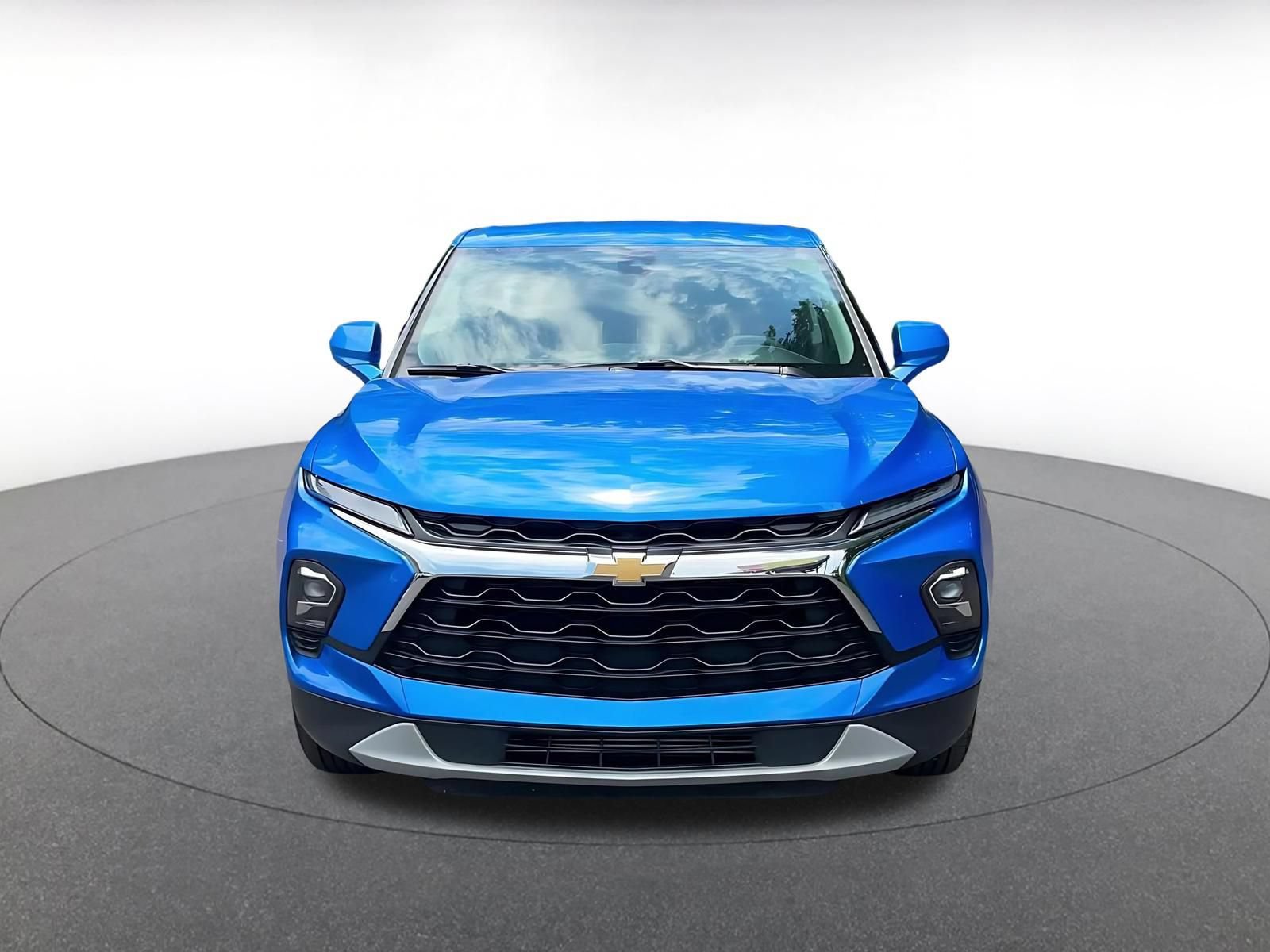 Used 2025 Chevrolet Blazer LT FWD image 4