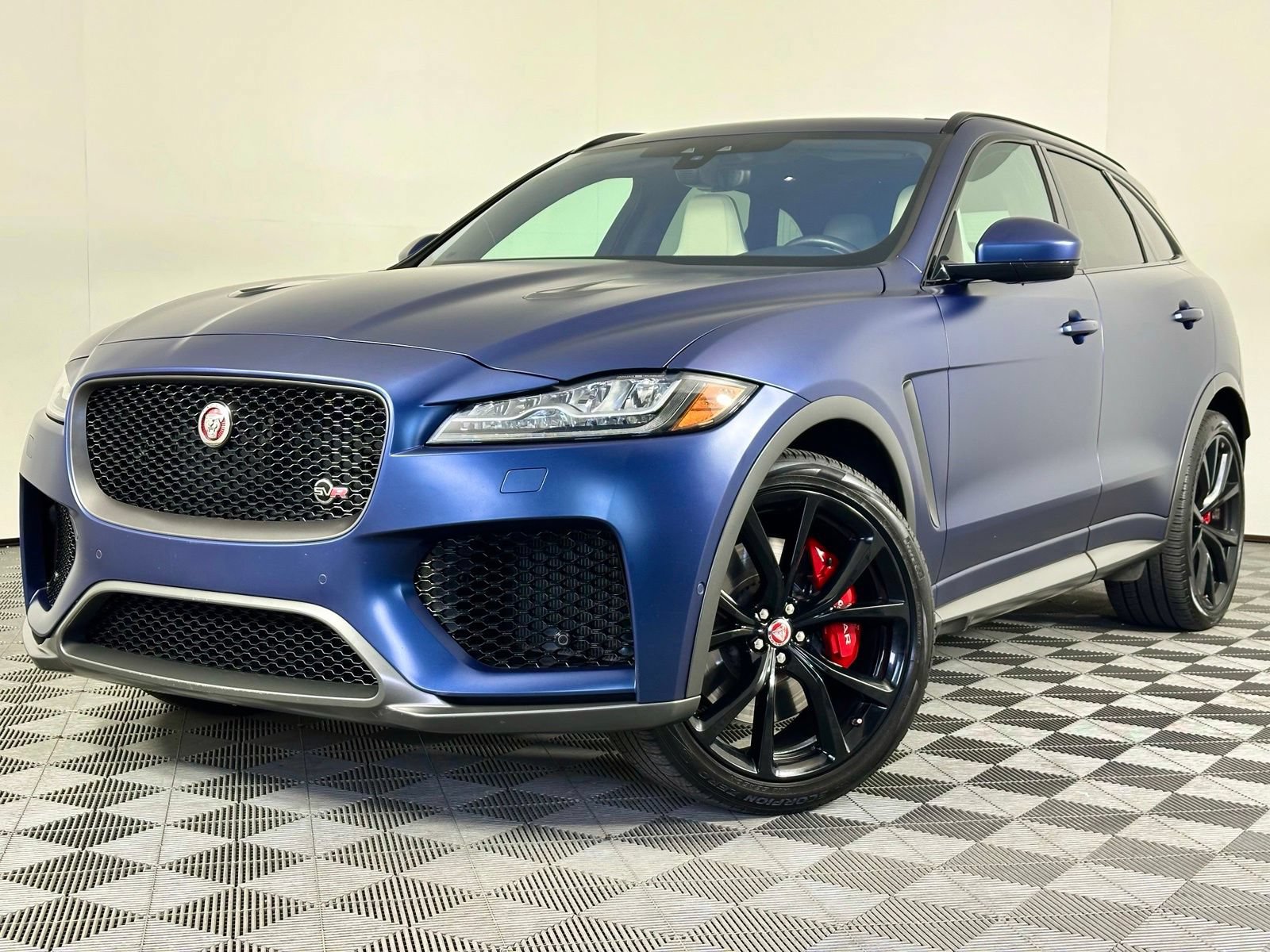Used 2020 Jaguar F-PACE SVR AWD/4WD image 35