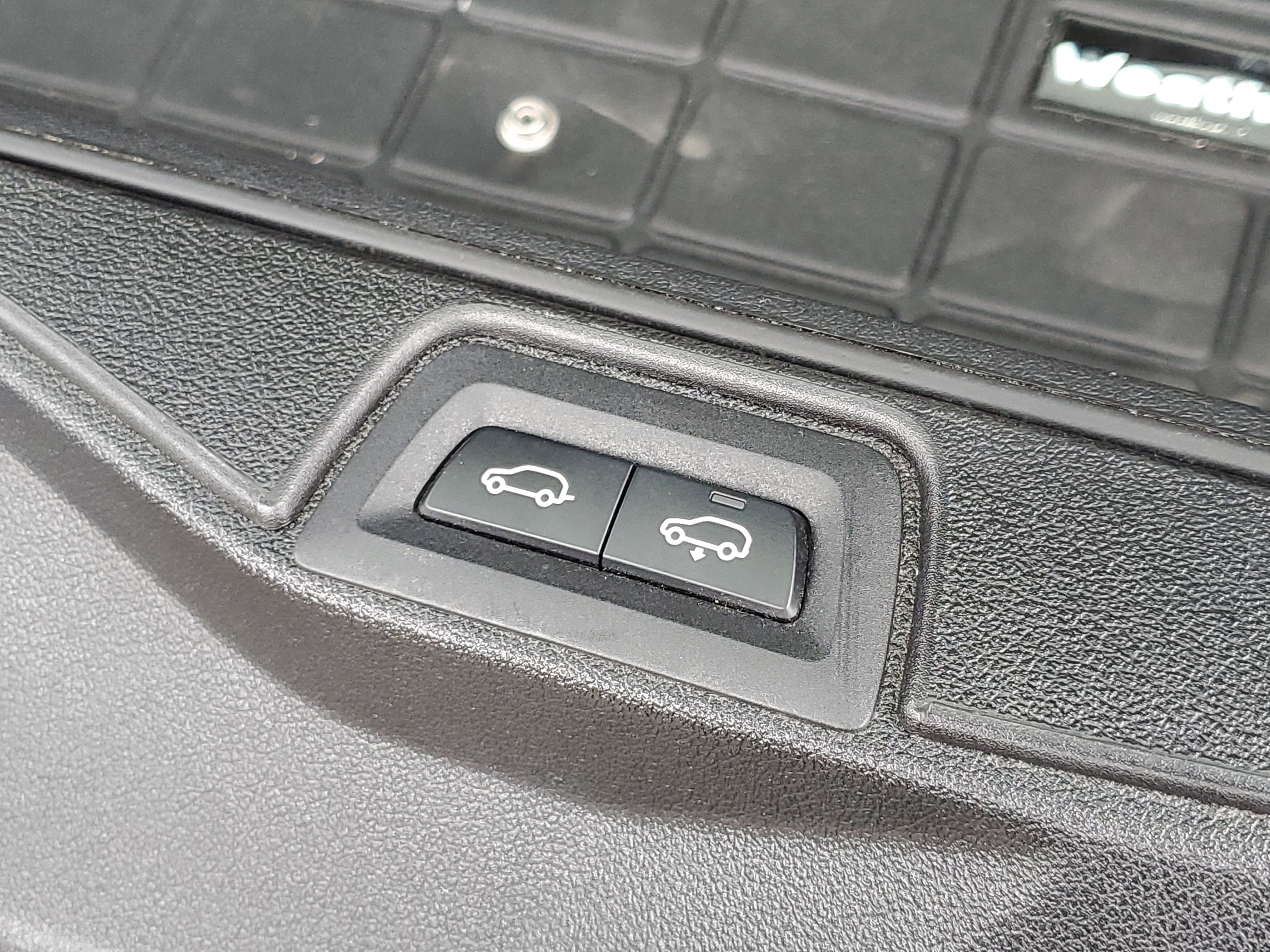 Used 2022 BMW X7 M50i image 27