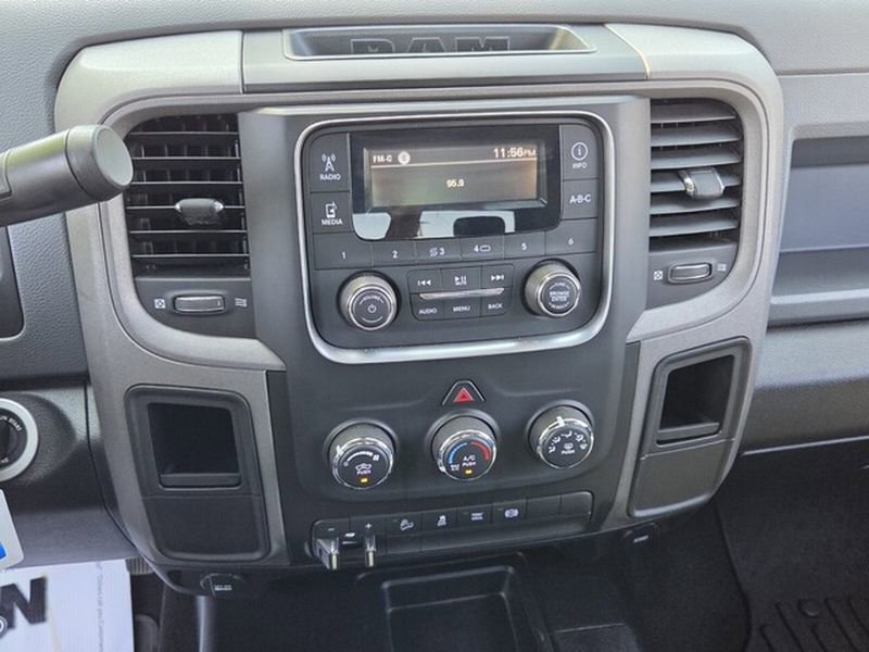 Used 2018 RAM 2500 Tradesman w/ Chrome Appearance Group AWD/4WD image 19