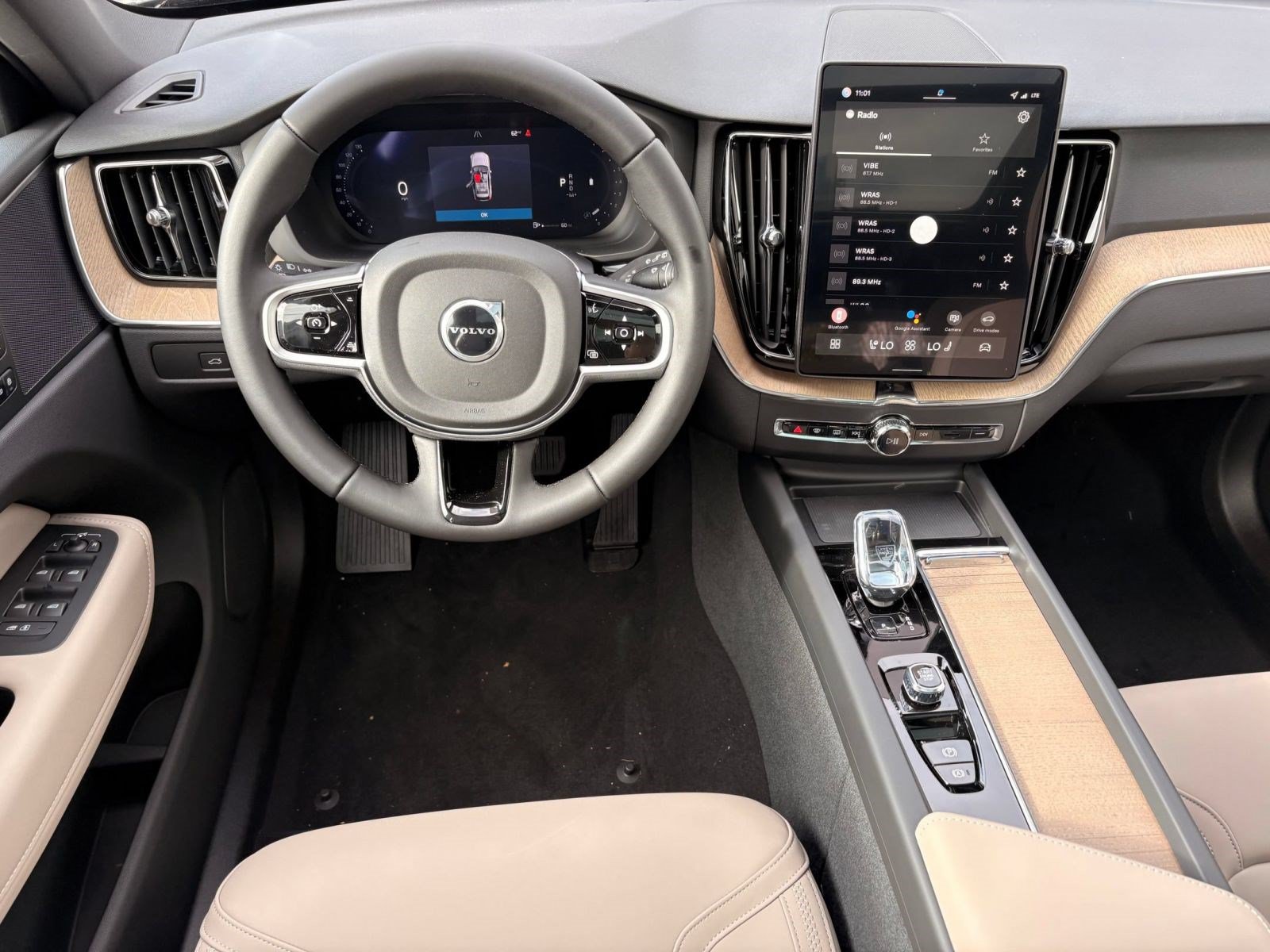 Used 2026 Volvo XC60 B5 Plus w/ Climate Package AWD/4WD image 22