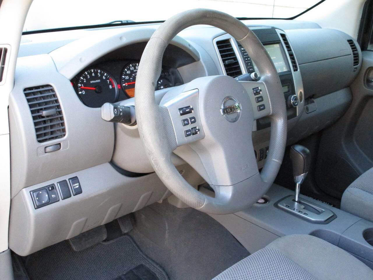 Used 2021 Nissan Frontier SV image 9