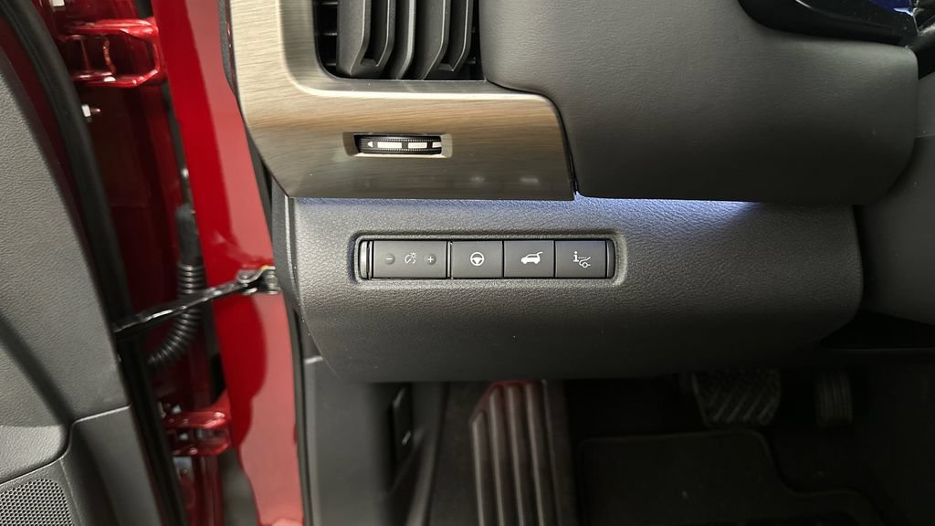 Certified 2024 Nissan Pathfinder Platinum AWD/4WD image 27