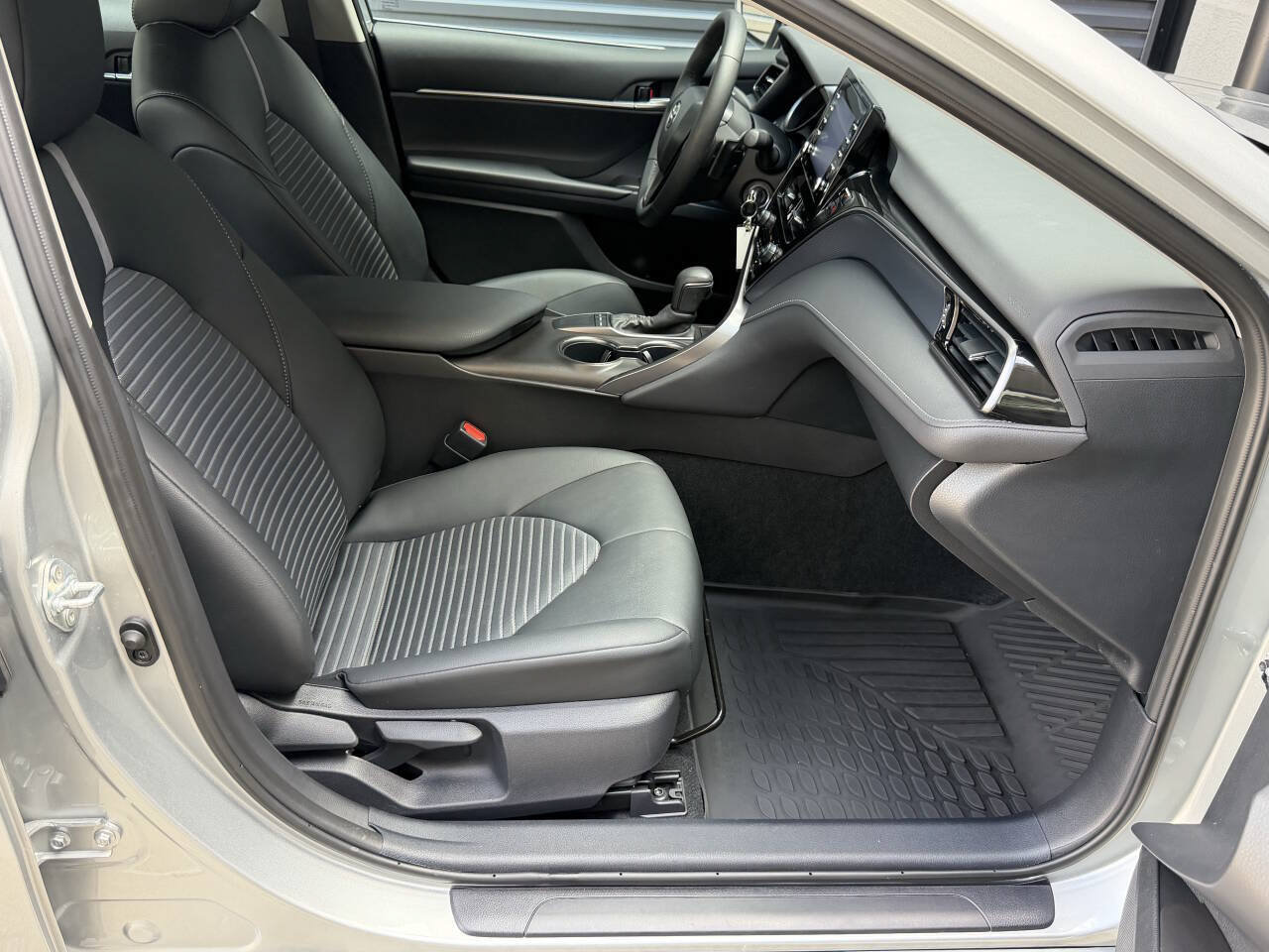 Used 2024 Toyota Camry SE FWD image 20