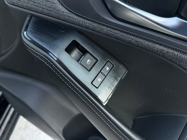 Used 2023 Nissan Rogue SV image 14