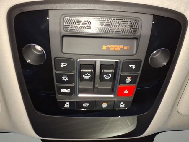 Used 2025 Kia Carnival SX Prestige image 22