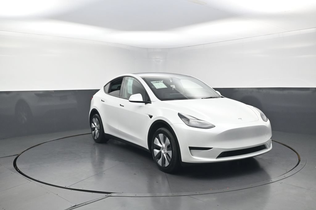 Used 2024 Tesla Model Y 2WD image 38