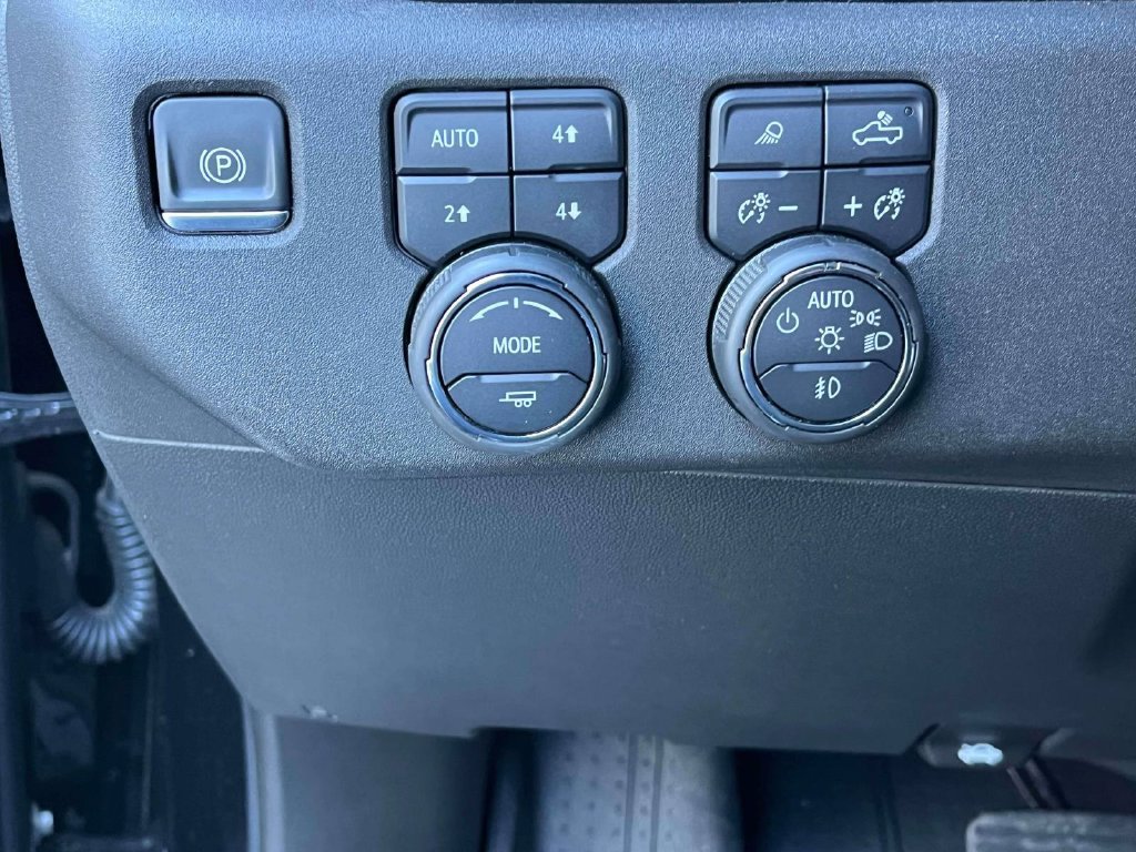 Certified 2024 Chevrolet Silverado 2500 High Country w/ High Country Premium Package AWD/4WD image 29