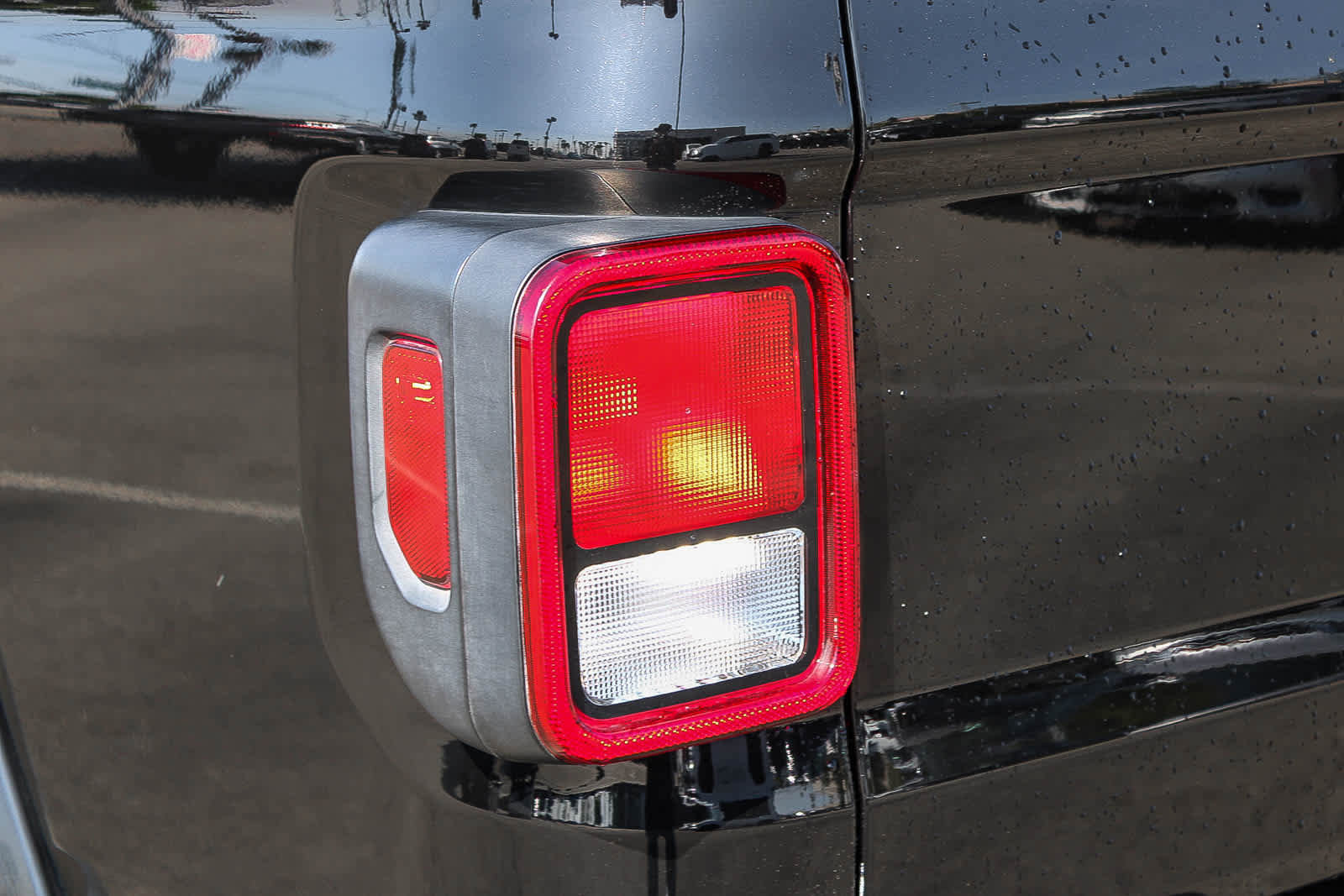 Used 2021 Jeep Gladiator Sport image 7