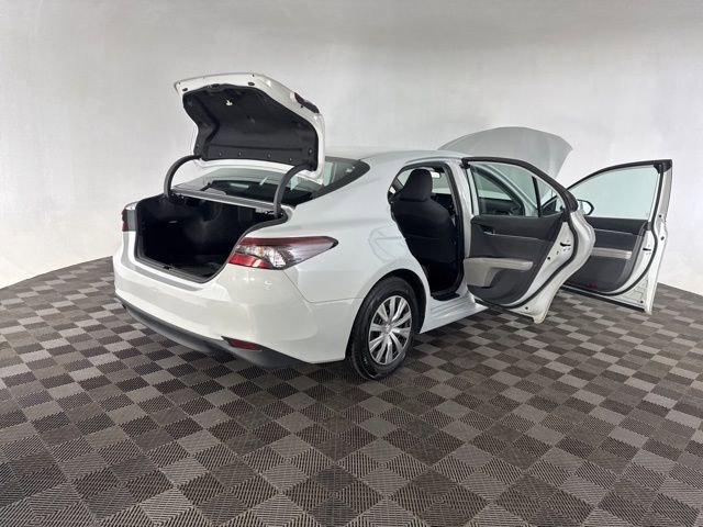 Used 2023 Toyota Camry LE image 16
