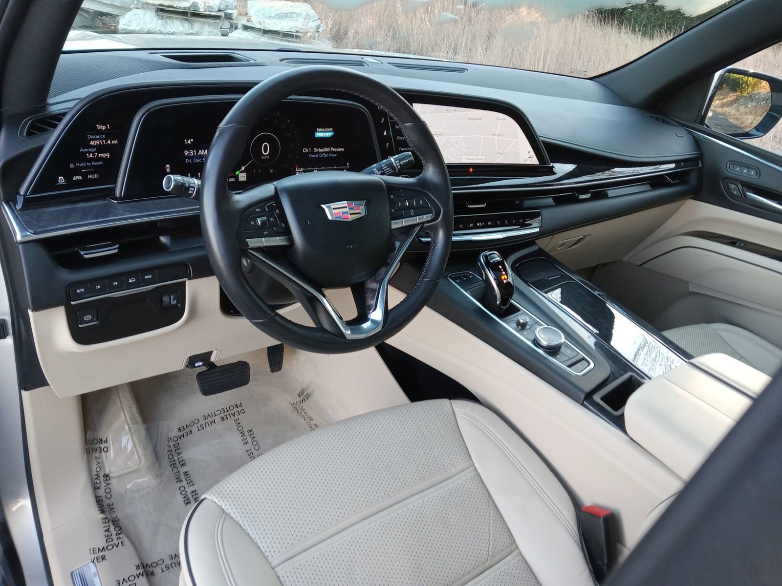 Used 2021 Cadillac Escalade ESV Premium Luxury image 14