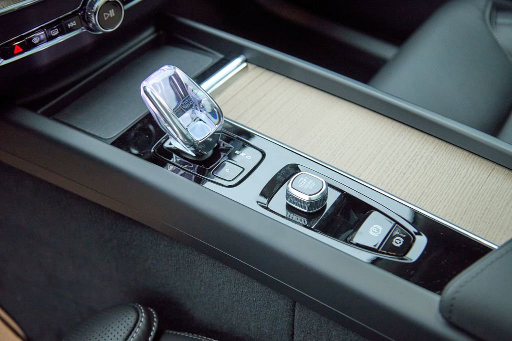 New 2026 Volvo XC60 B5 Ultra w/ Climate Package image 17