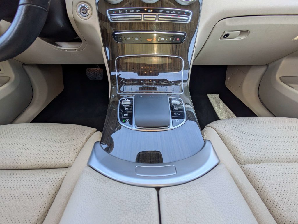 Used 2022 Mercedes-Benz GLC 300 image 22