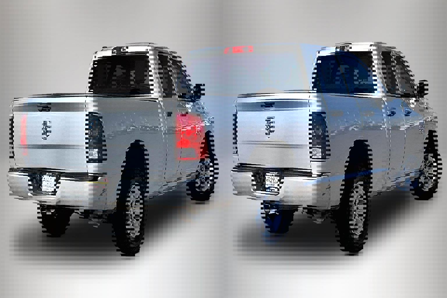 Used 2018 RAM 1500 Express RWD image 6