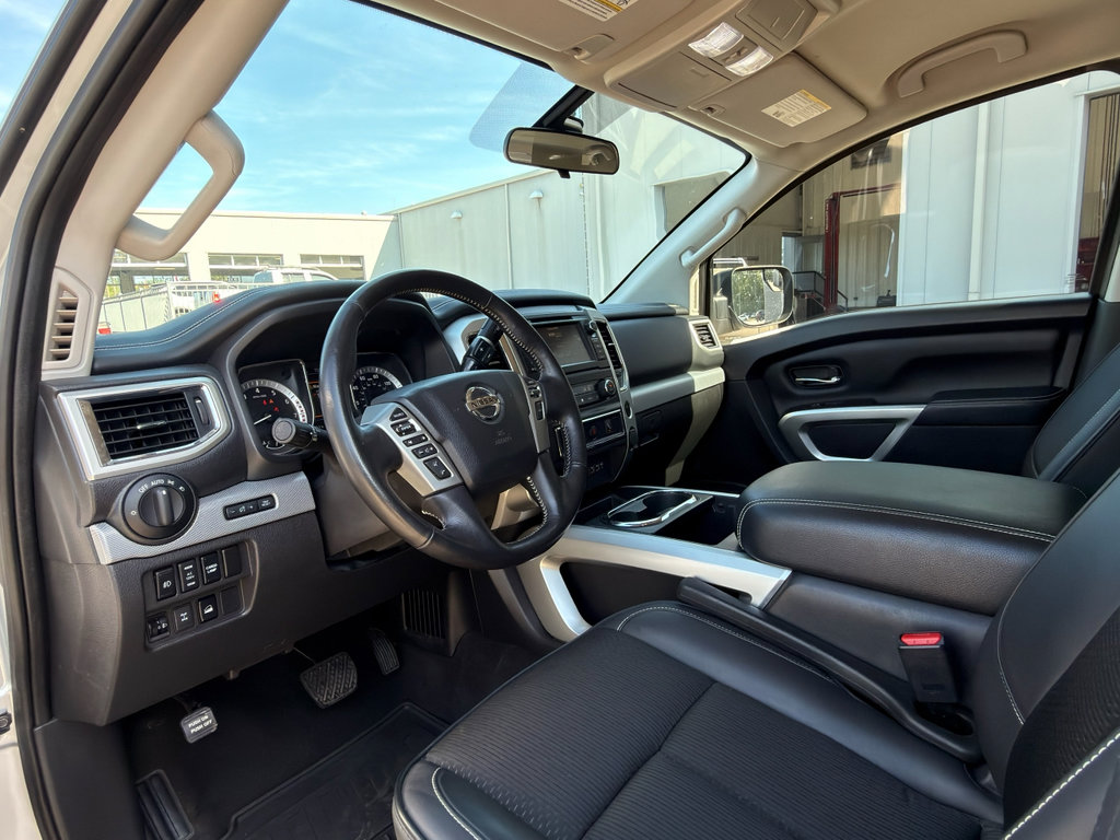 Used 2019 Nissan Titan PRO-4X AWD/4WD image 13
